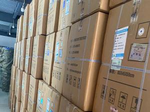 一次性手術(shù)衣裝箱準(zhǔn)備發(fā)貨